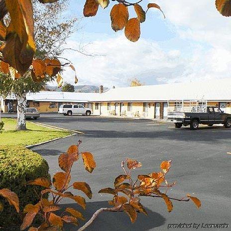 Motel Nicholas Omak Exterior foto